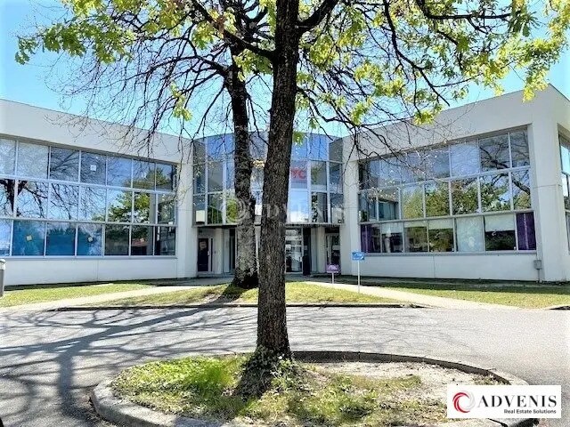 Office in Mérignac to rent - Building Photo - Image 1 of 11