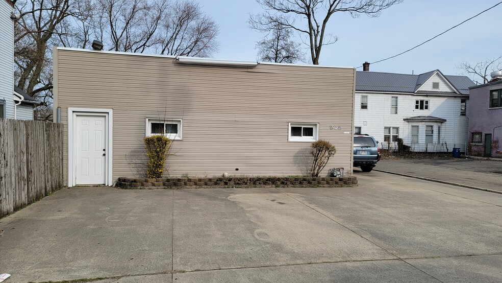 808 18th St, Erie, PA for rent - Building Photo - Image 2 of 14