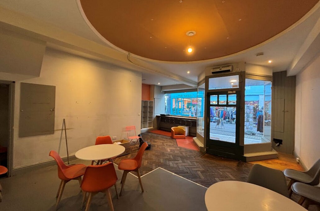 1-2 Kendrick St, Stroud to rent Interior Photo- Image 1 of 2