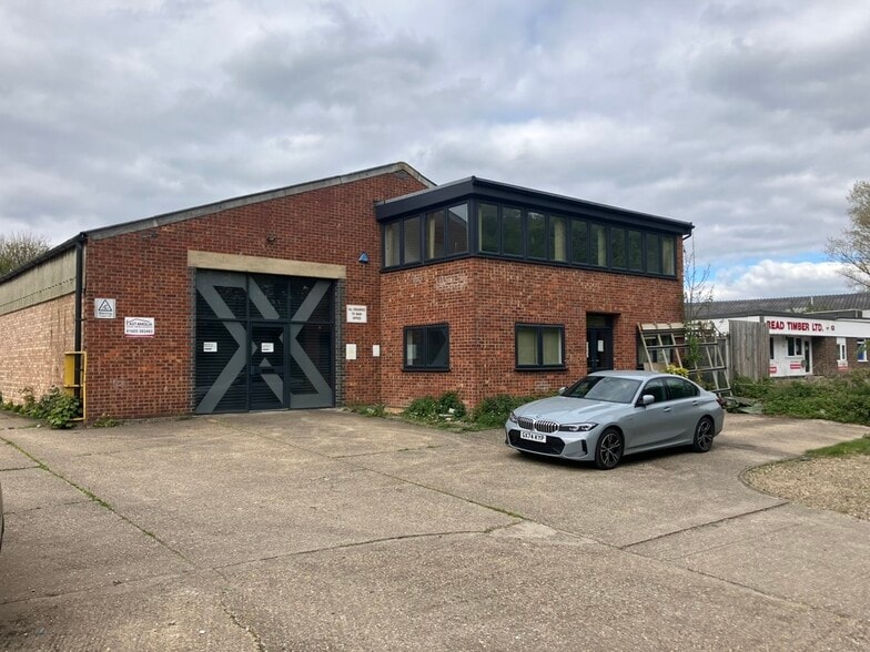 11 Huricane Way, Norwich to rent - Building Photo - Image 2 of 2