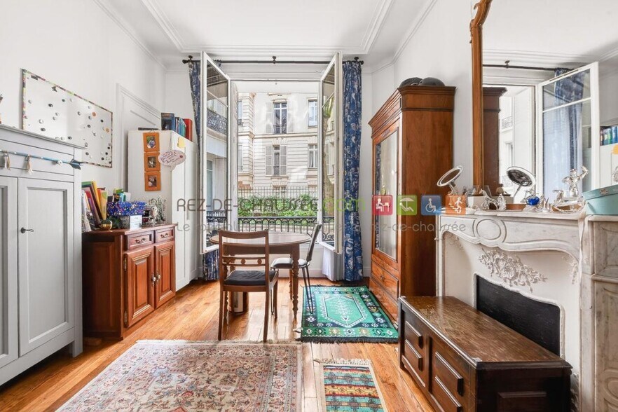 Build-to-Rent in Paris for sale - Building Photo - Image 2 of 11