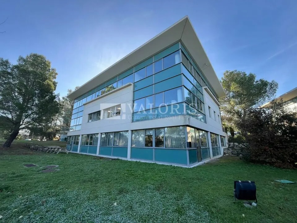 Location Bureaux 108 m² - Photo 1