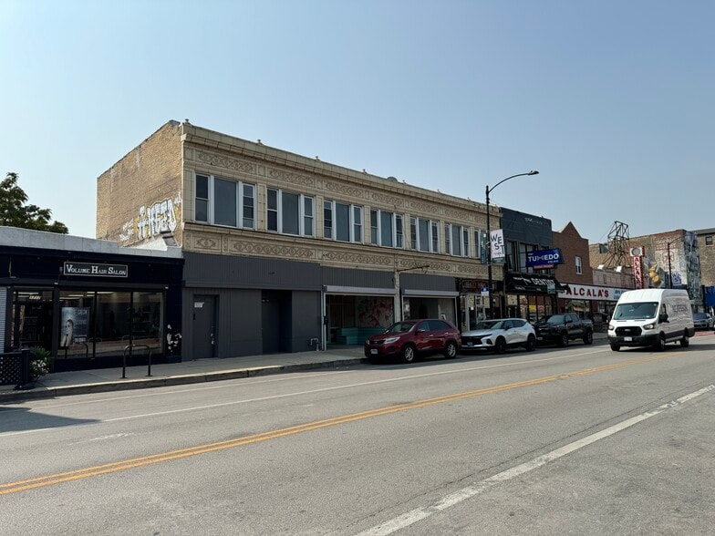 1725 W Chicago Ave, Chicago, IL for rent - Building Photo - Image 3 of 10