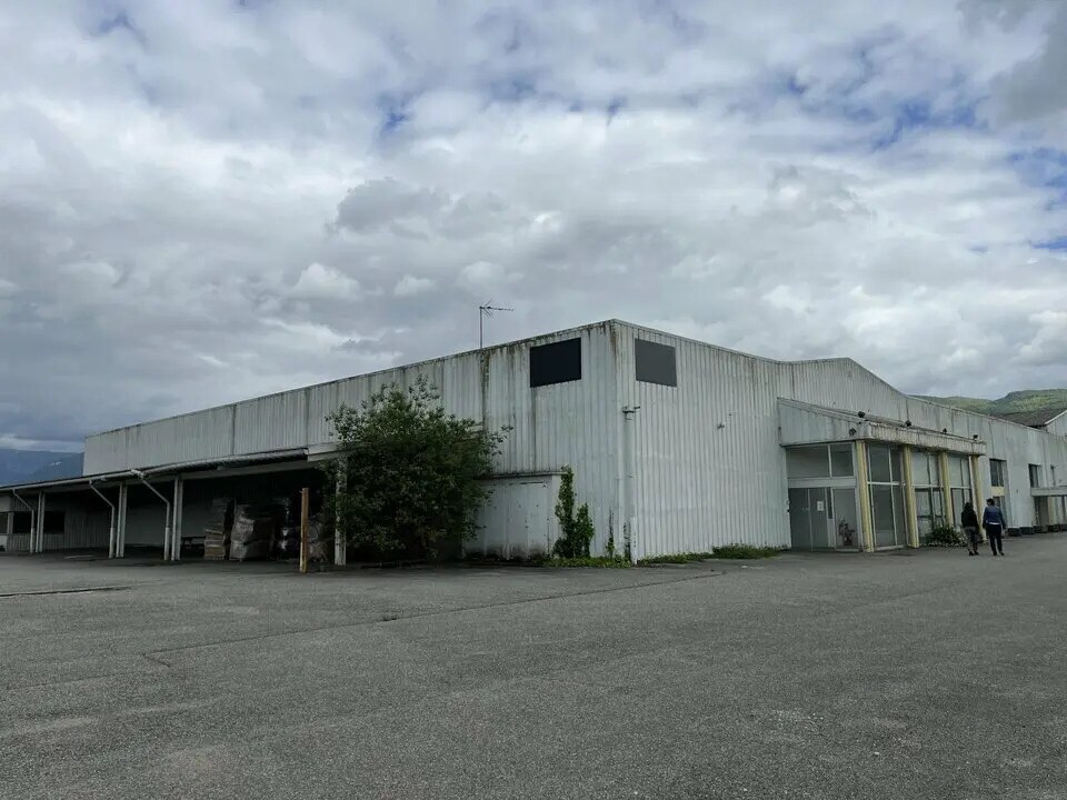 Vente Entrepôt 2 700 m² - Photo 1