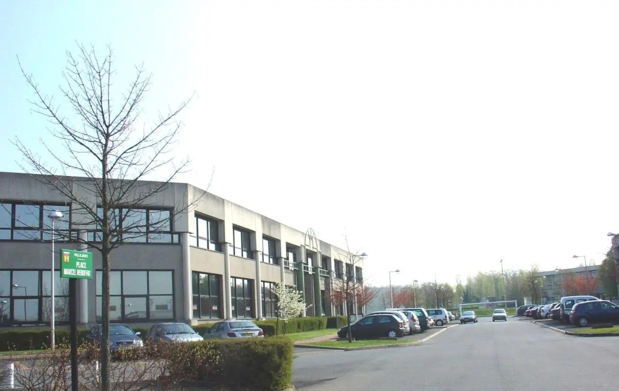 2 Place Marcel Rebuffat, Villejust to rent Building Photo- Image 1 of 8