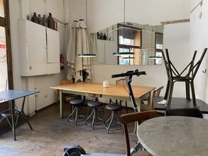 Retail in Barcelona, Barcelona to rent Interior Photo- Image 2 of 4