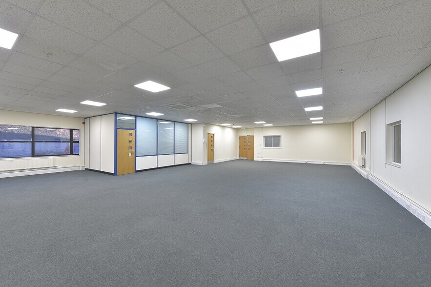 7 Stafford Park, Telford to rent - Interior Photo - Image 2 of 6