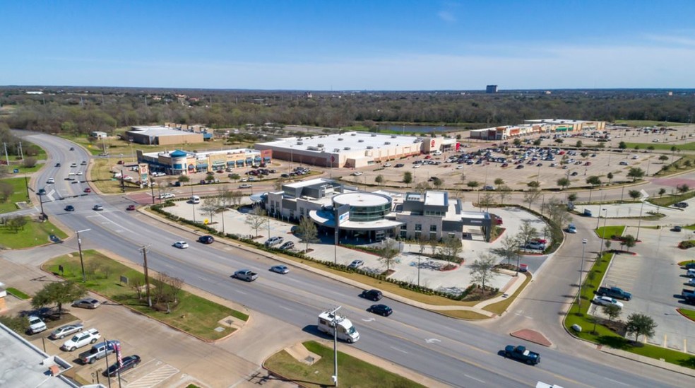 3131 Briarcrest Dr, Bryan, TX for sale - Aerial - Image 2 of 5