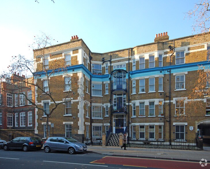 1 Rosebery Ave, London to rent - Primary Photo - Image 1 of 22