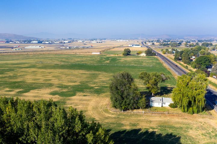 4606 Southside Expy, Klamath Falls, OR for sale - Building Photo - Image 3 of 22