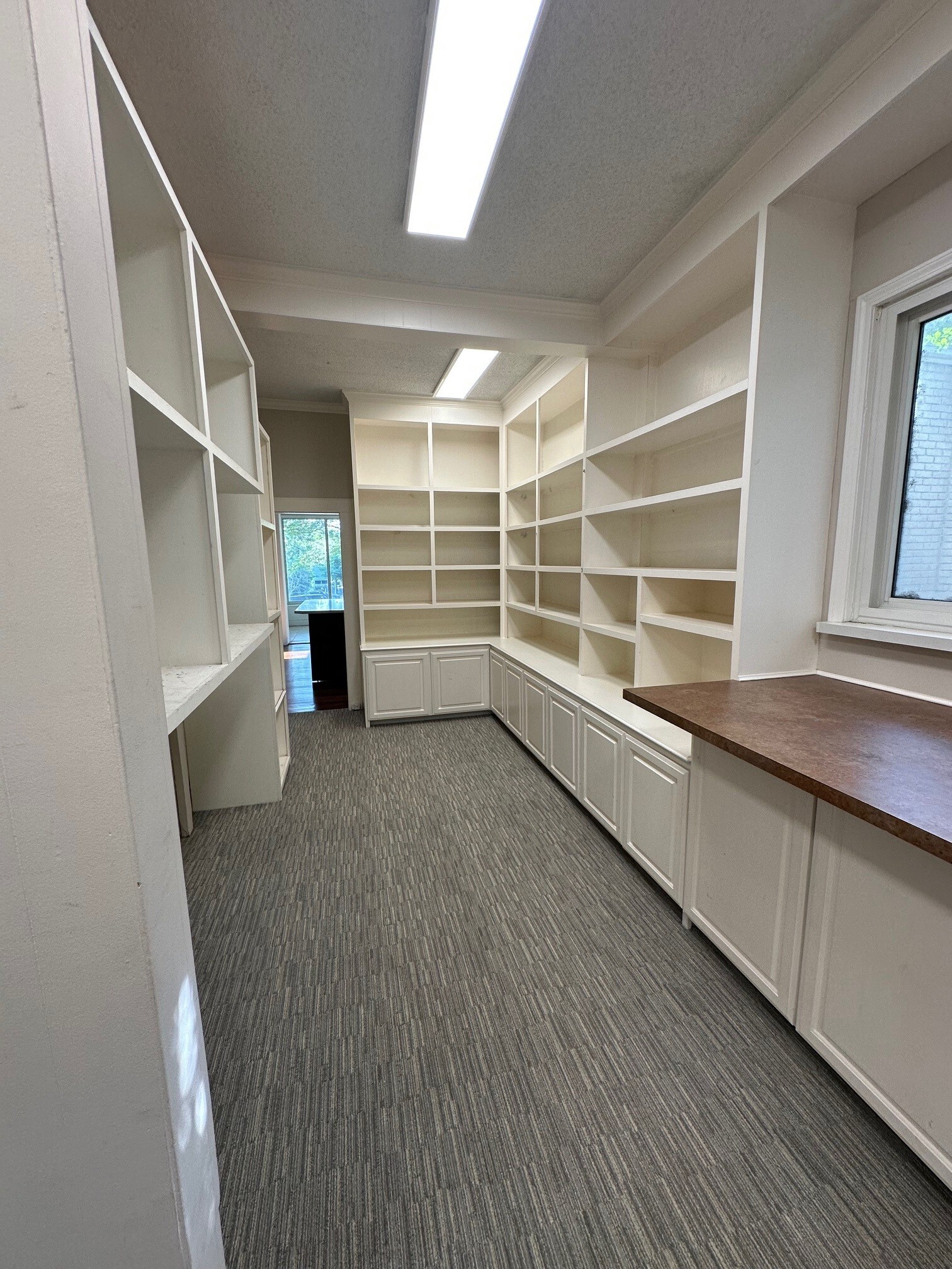 2200 Devine St, Columbia, SC to rent Building Photo- Image 1 of 9