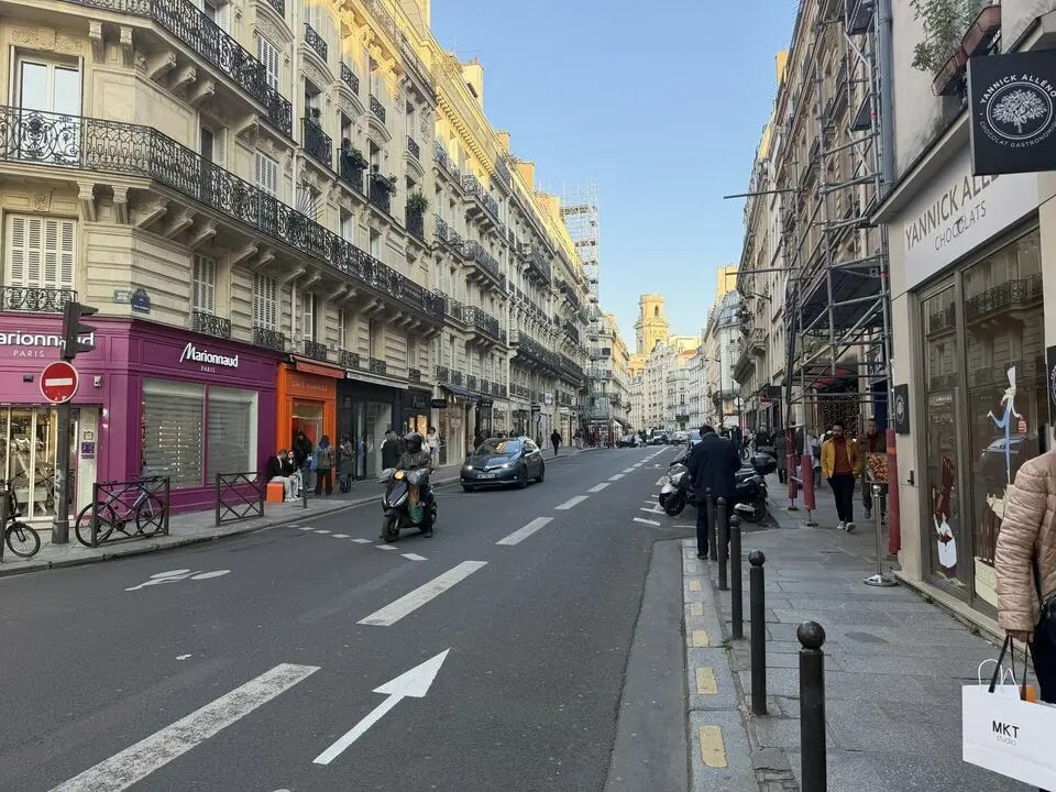 Location Commerce 69 m² - Photo 1