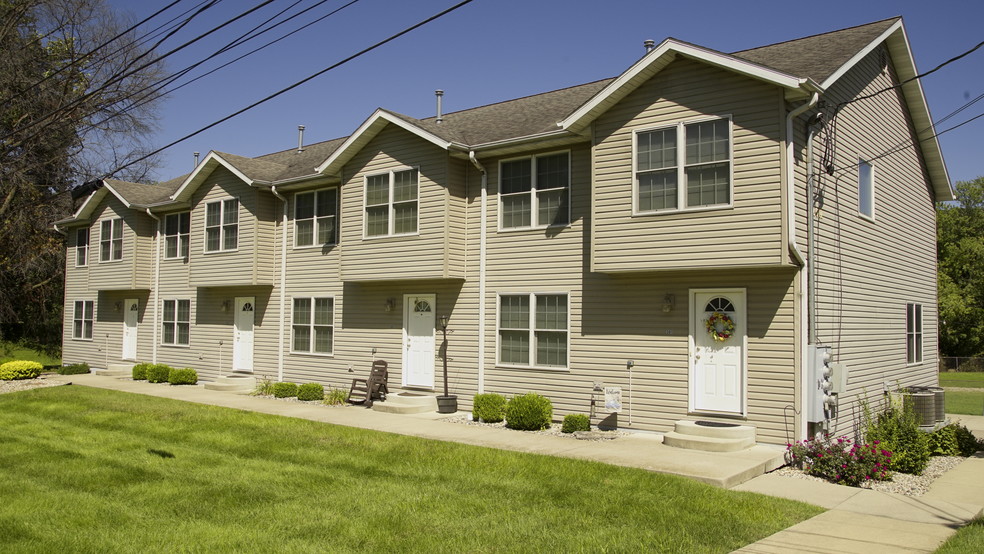 301-304 Park, Highland, IL for sale - Primary Photo - Image 1 of 1