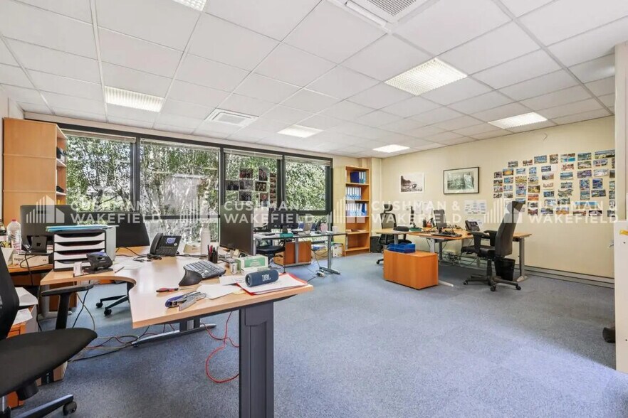 Office in Lisses to rent - Interior Photo - Image 3 of 14