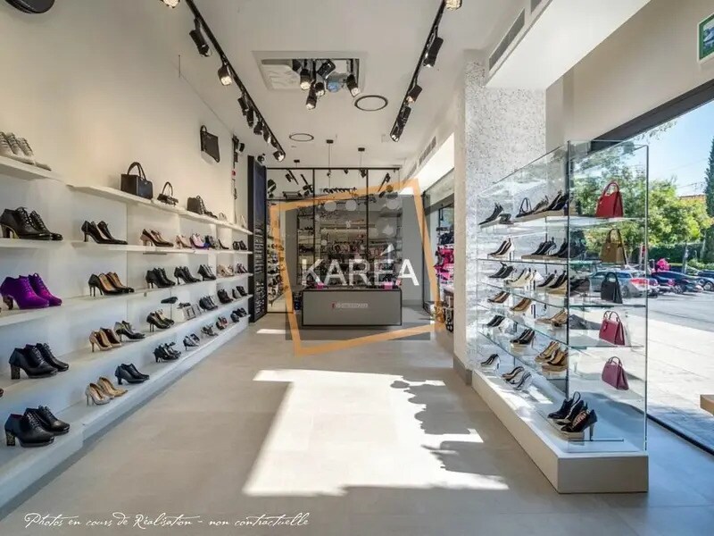 Retail in Bussy-Saint-Georges to rent Interior Photo- Image 1 of 6