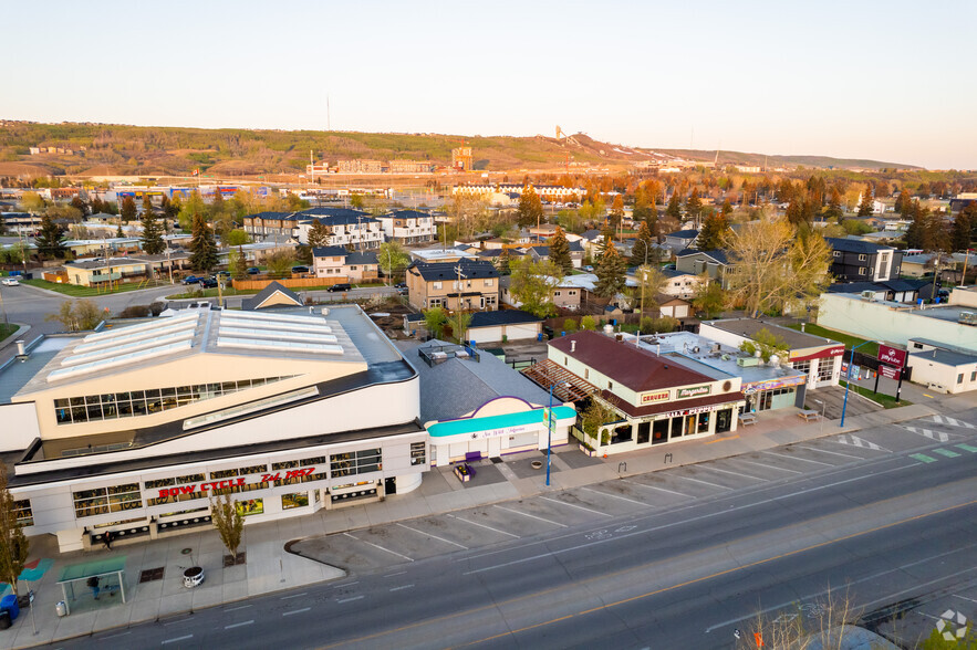 6507-6511 Bowness Rd NW, Calgary, AB for rent - Aerial - Image 3 of 9