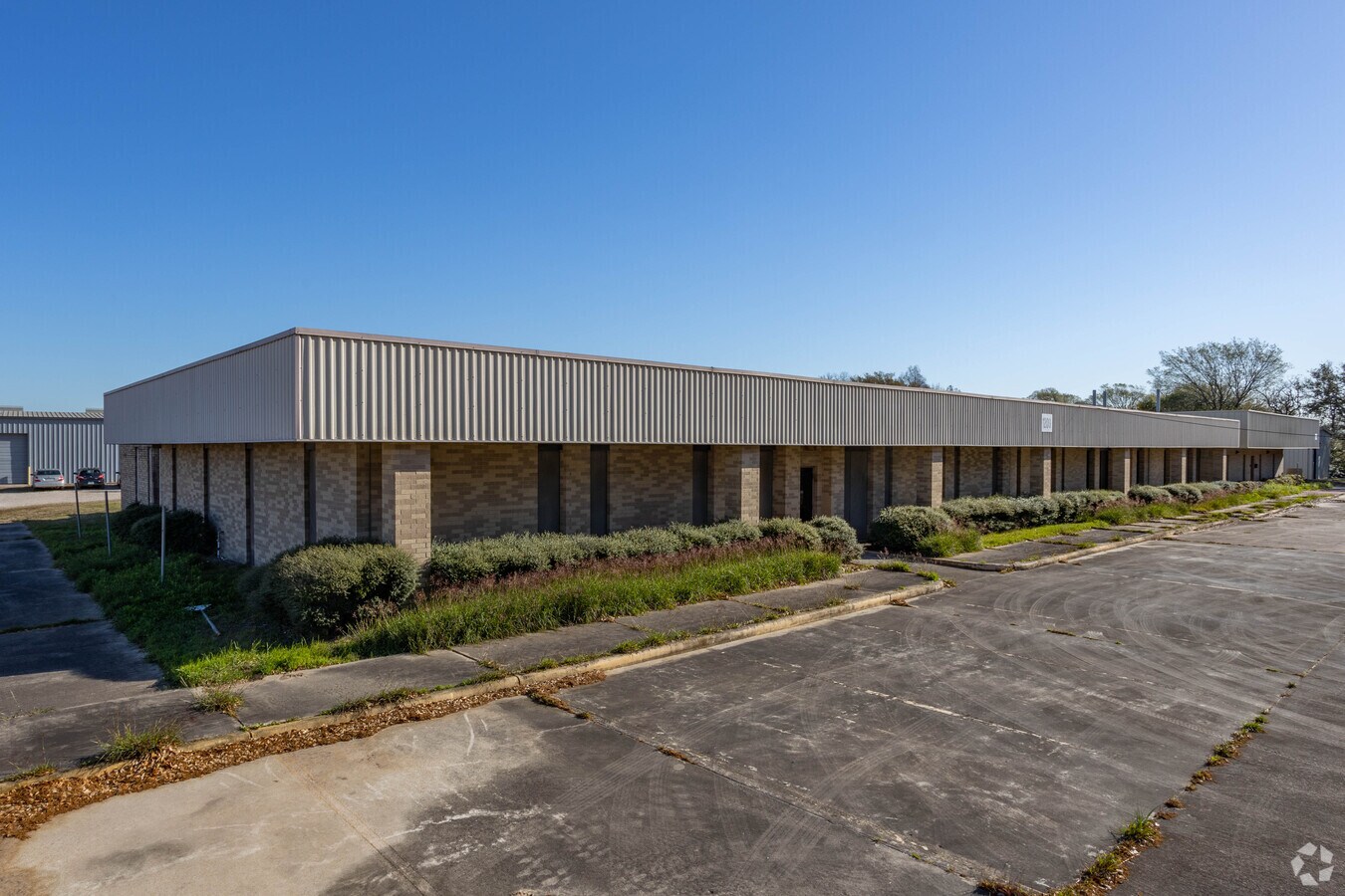 Building Complex on Genoa Red Bluff Pasadena, TX for Sale