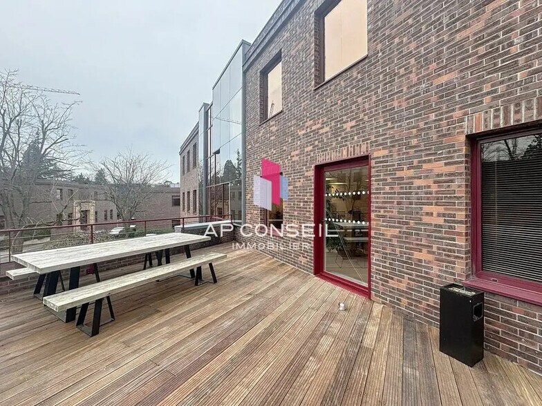 Office in Saint-Germain-en-Laye to rent - Building Photo - Image 3 of 9