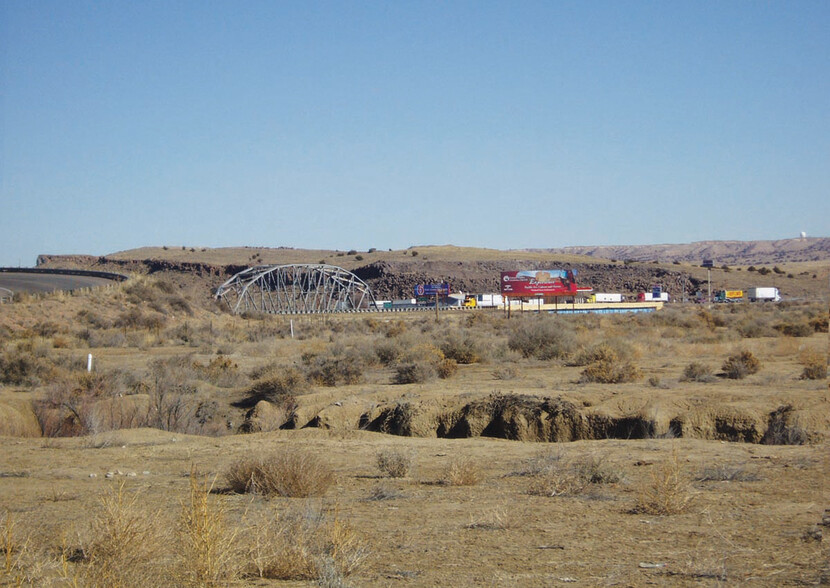 I-40 and Rio Puerco portfolio of 2 properties for sale on LoopNet.co.uk - Building Photo - Image 3 of 4