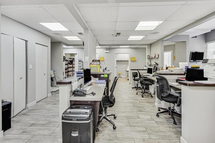 2623 N Halsted St, Chicago, IL to rent - Building Photo - Image 2 of 12