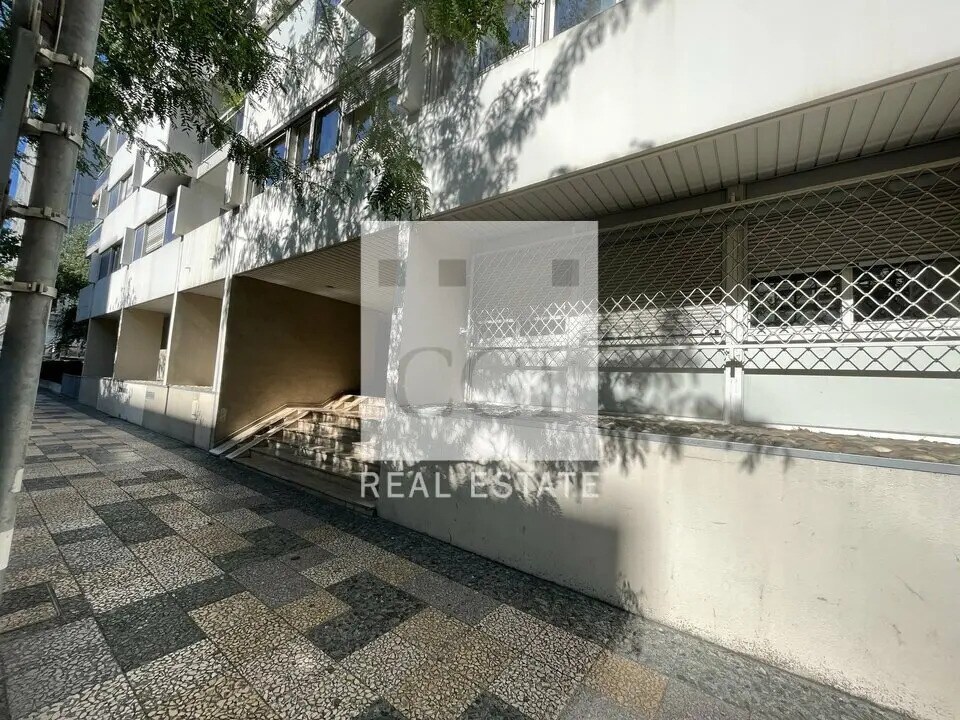 Office in Lyon to rent Building Photo- Image 1 of 15