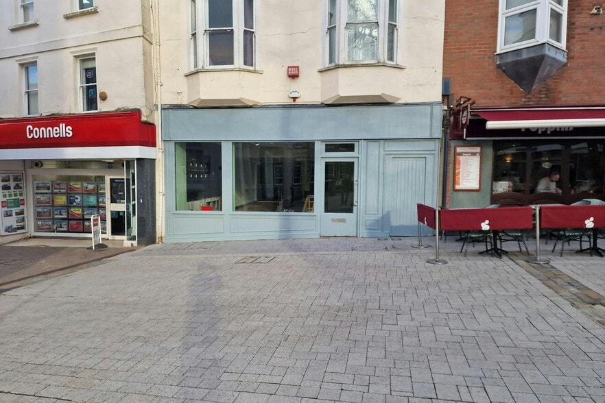 1 Market Pl, Basingstoke for sale - Building Photo - Image 1 of 1
