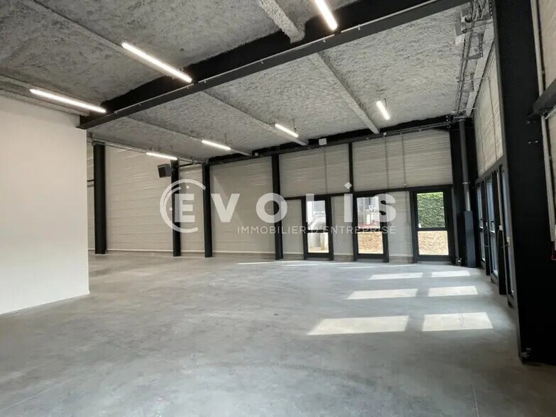 Light Industrial in Corbas to rent - Interior Photo - Image 3 of 40