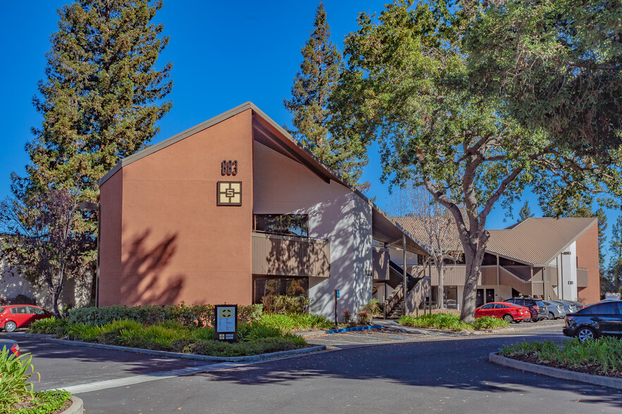 883 N Shoreline Blvd, Mountain View, CA for rent - Building Photo - Image 1 of 6