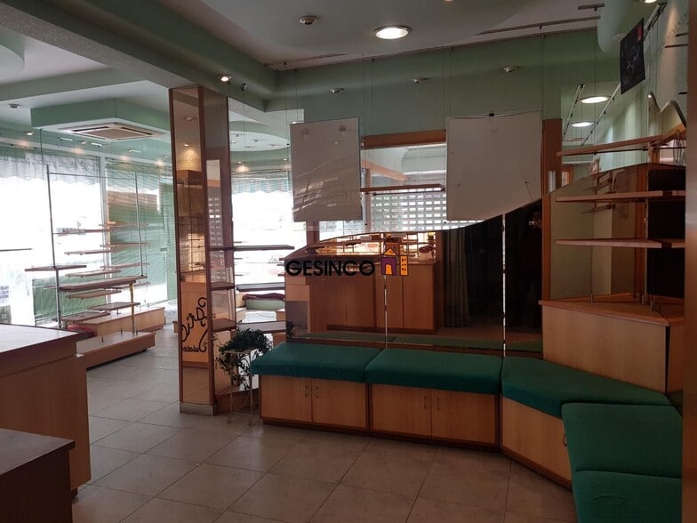 Retail in Ontinyent, Valencia to rent - Building Photo - Image 2 of 5