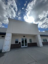 15221 Spencer Rd, Houston, TX for rent Building Photo- Image 1 of 16