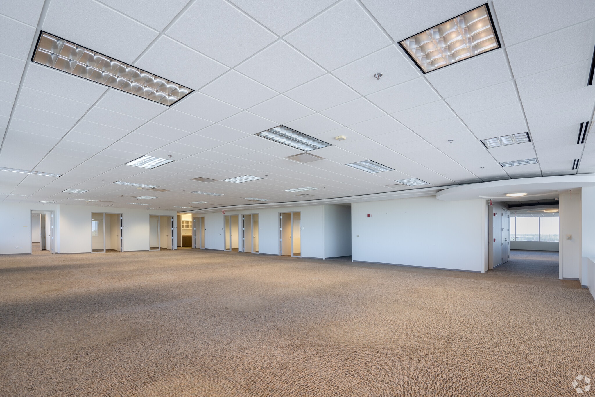 4 Overlook Pt, Lincolnshire, IL to rent Interior Photo- Image 1 of 1