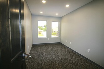 9522 Brookline Ave, Baton Rouge, LA for rent Interior Photo- Image 2 of 4