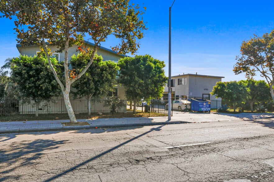 12624-12700 S Wilmington Avenue, Los Angeles, CA for sale - Building Photo - Image 1 of 1