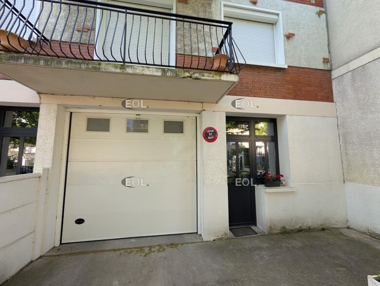 Light Industrial in Vitry Sur Seine for sale - Building Photo - Image 2 of 13