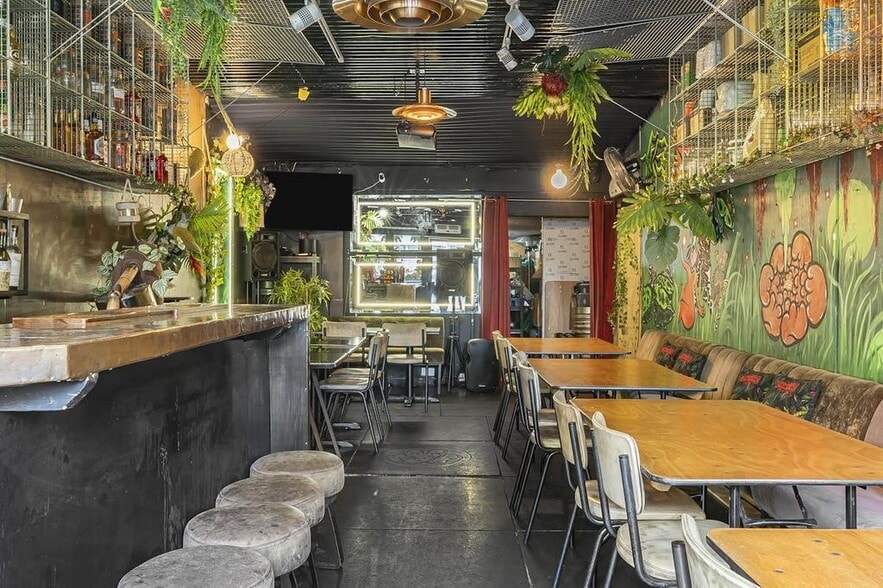 96-106 Hoxton St, London to rent - Building Photo - Image 2 of 46