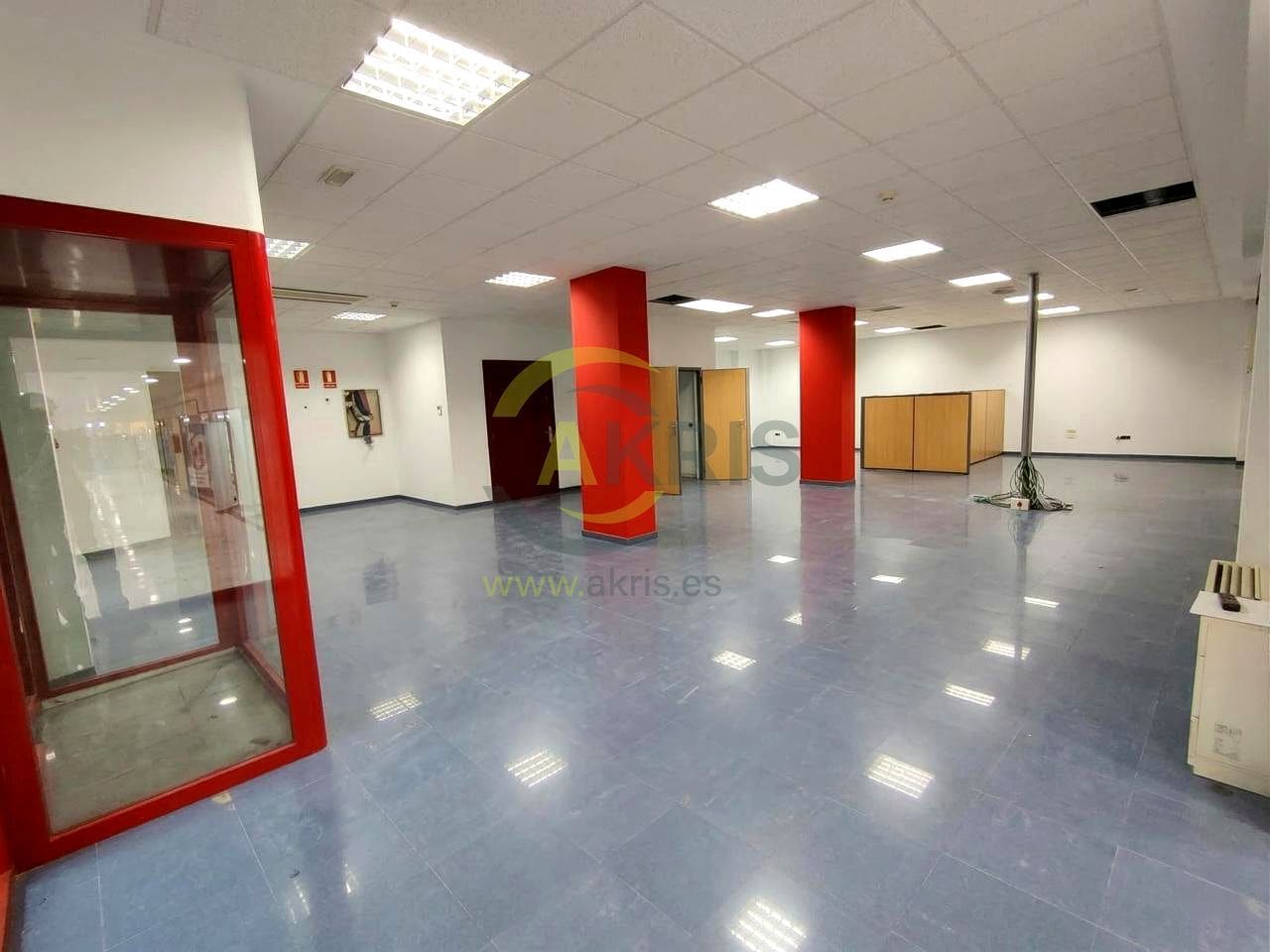 Office / Retail in Toledo, Toledo to rent Interior Photo- Image 1 of 26
