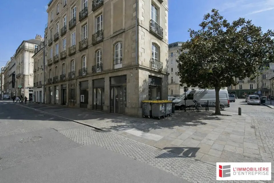 Location Commerce 93 m² - Photo 1