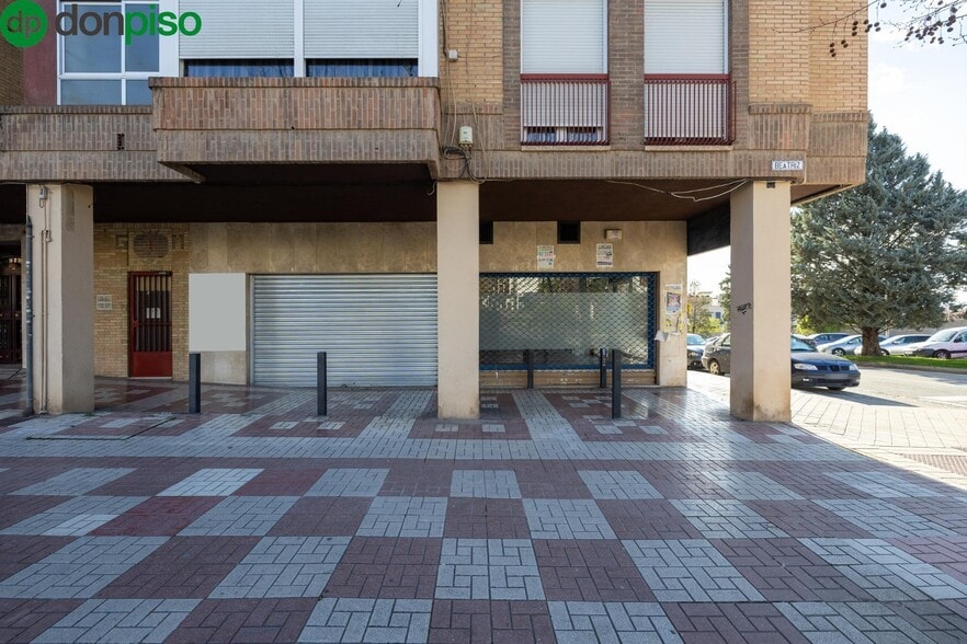 Retail in Granada for sale - Building Photo - Image 3 of 37