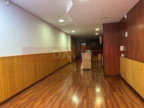 Retail in Barcelona, Barcelona to rent Interior Photo- Image 2 of 11