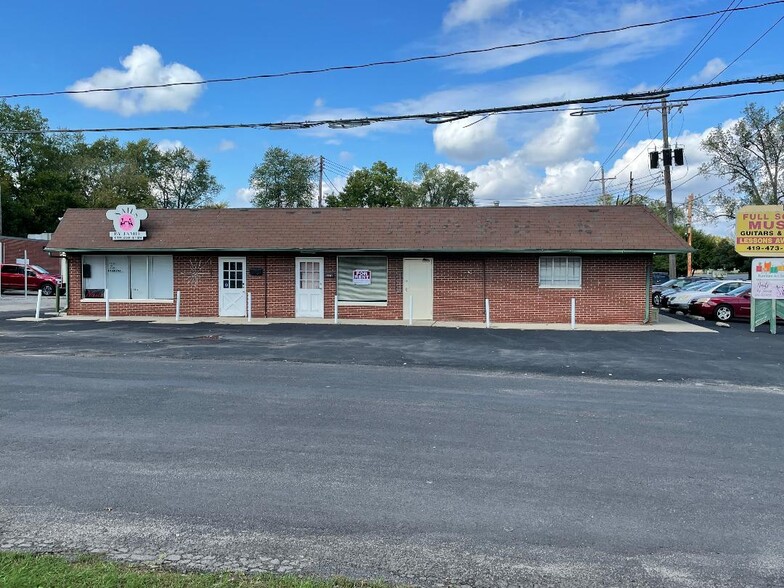 2975 Tremainsville Rd, Toledo, OH for rent - Building Photo - Image 1 of 8