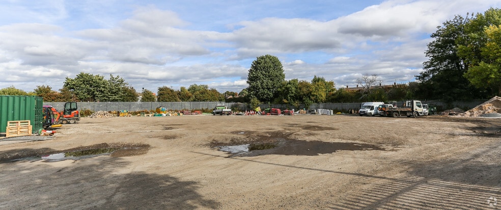 Bondgate, Pontefract to rent - Primary Photo - Image 2 of 3