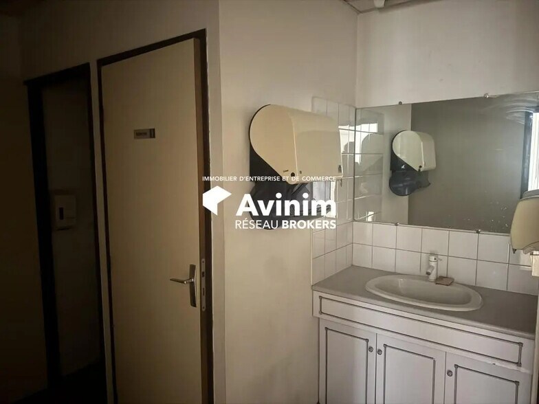 Industrial in Bobigny to rent - Interior Photo - Image 3 of 3