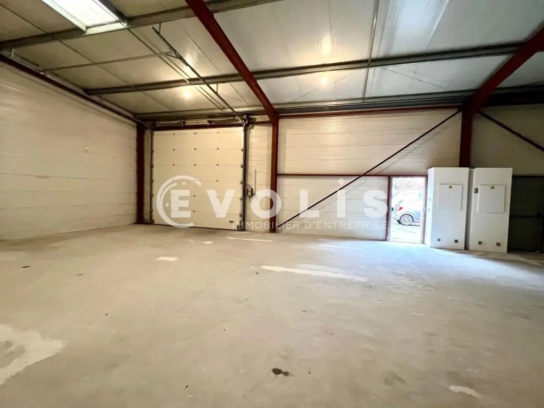 Light Industrial in Eysines to rent Interior Photo- Image 1 of 8