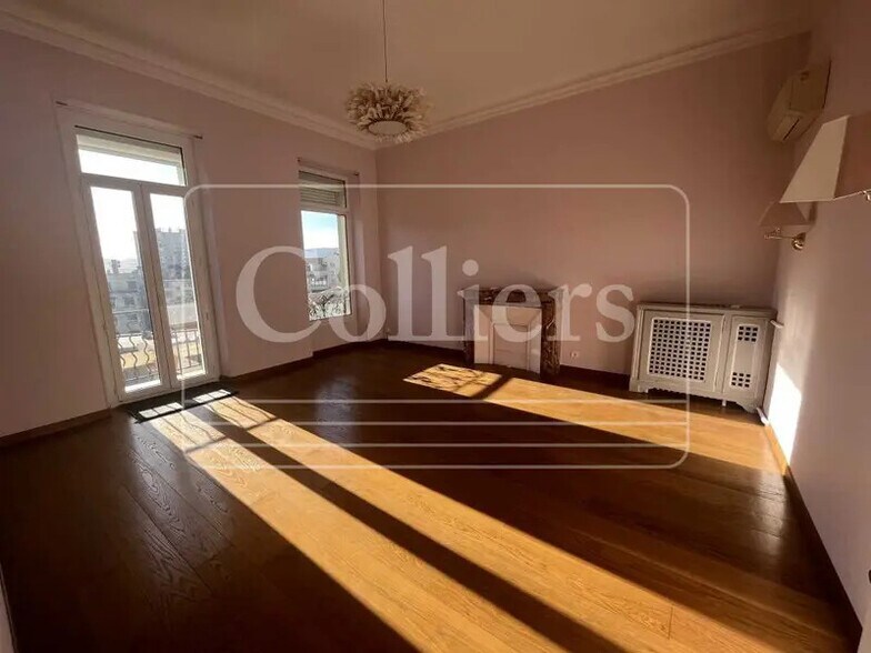 Office in Marseille to rent - Building Photo - Image 3 of 22