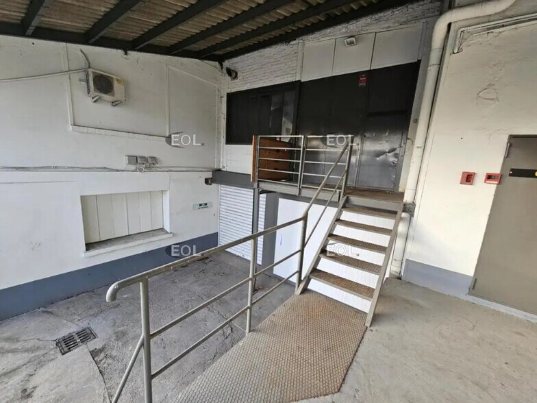 Light Industrial in Villeneuve-Saint-Georges to rent - Interior Photo - Image 3 of 5