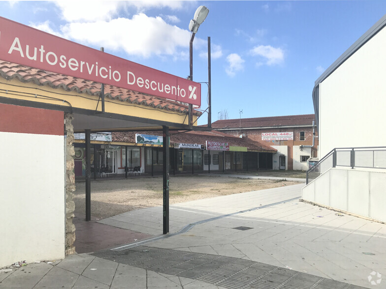 Avenida Luxemburgo, 34 B, Nuevo Baztán, Madrid for sale - Primary Photo - Image 1 of 1