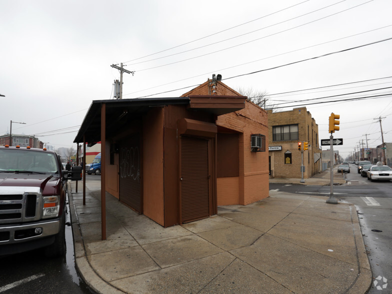 2101 Reed St, Philadelphia, PA for sale - Primary Photo - Image 1 of 1