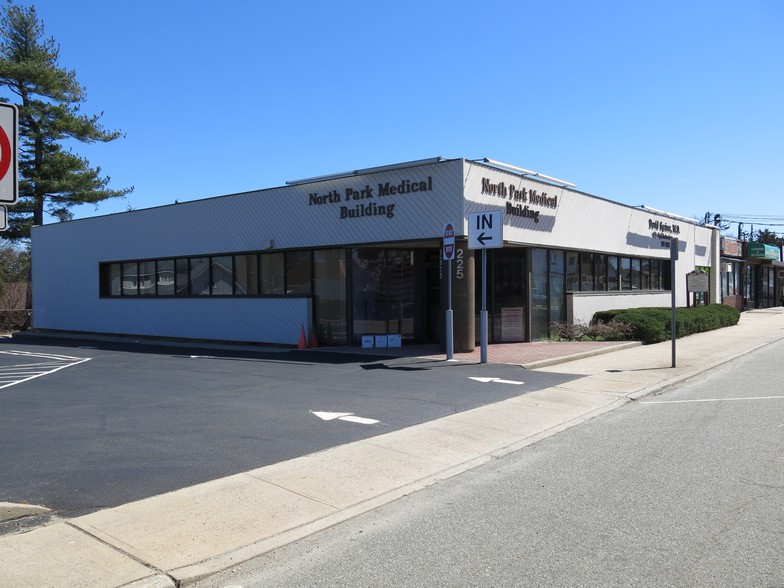 225-229 Nassau Blvd, West Hempstead, NY for sale - Building Photo - Image 1 of 1