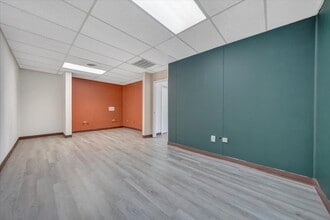 5306-5346 Peters Creek Rd, Roanoke, VA to rent Interior Photo- Image 1 of 6