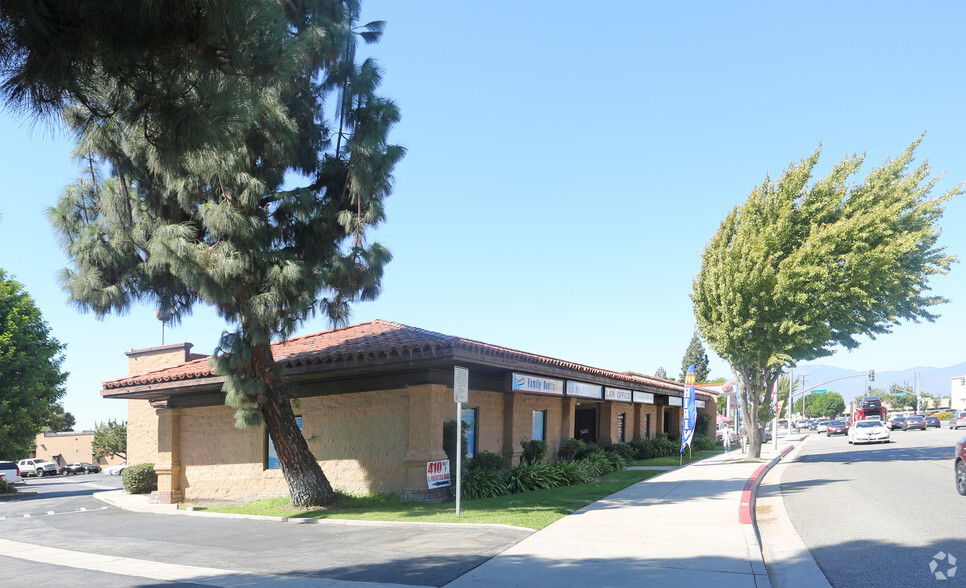 410 Merced Ave, West Covina, CA for rent - Primary Photo - Image 1 of 12